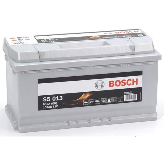 Batterie voiture Bosch S5013 12V 100Ah 830A, pièce détachée pour véhicules, vue de face avec bornes visibles.
